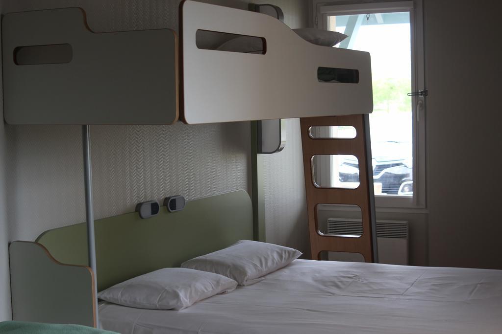 Hotel Ibis Budget Laval Bonchamp Les Laval Quarto foto